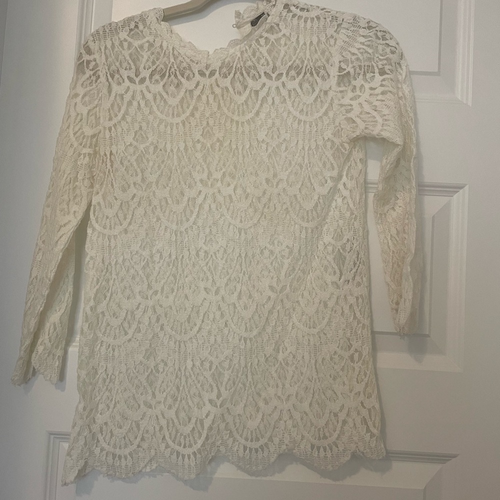 Zara Lace scalloped tee size small white